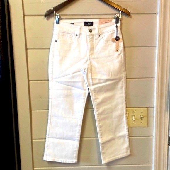 NYDJ Cropped Marilyn Straight Jeans Size 00P. - Picture 3 of 11